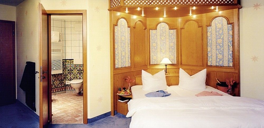 Hotel Spanischer Hof Groeditz Экстерьер фото