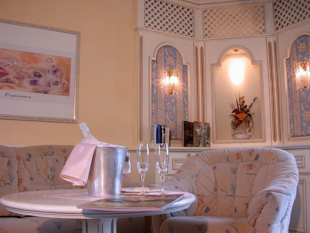 Hotel Spanischer Hof Groeditz Экстерьер фото