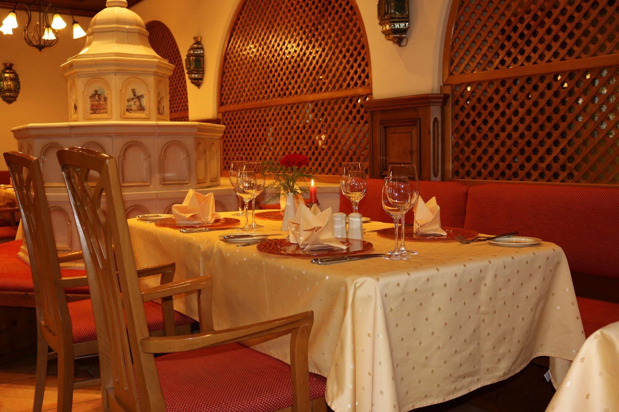 Hotel Spanischer Hof Groeditz Экстерьер фото