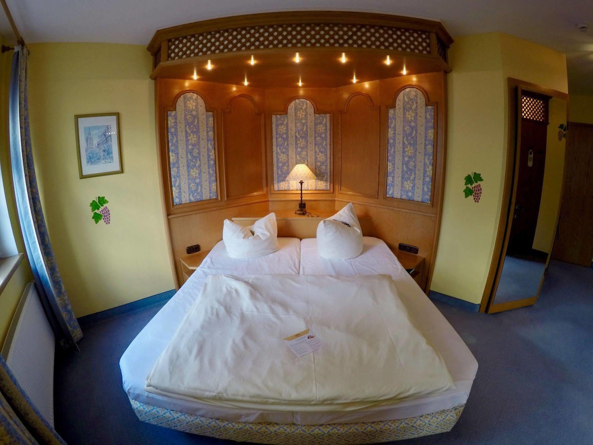 Hotel Spanischer Hof Groeditz Экстерьер фото