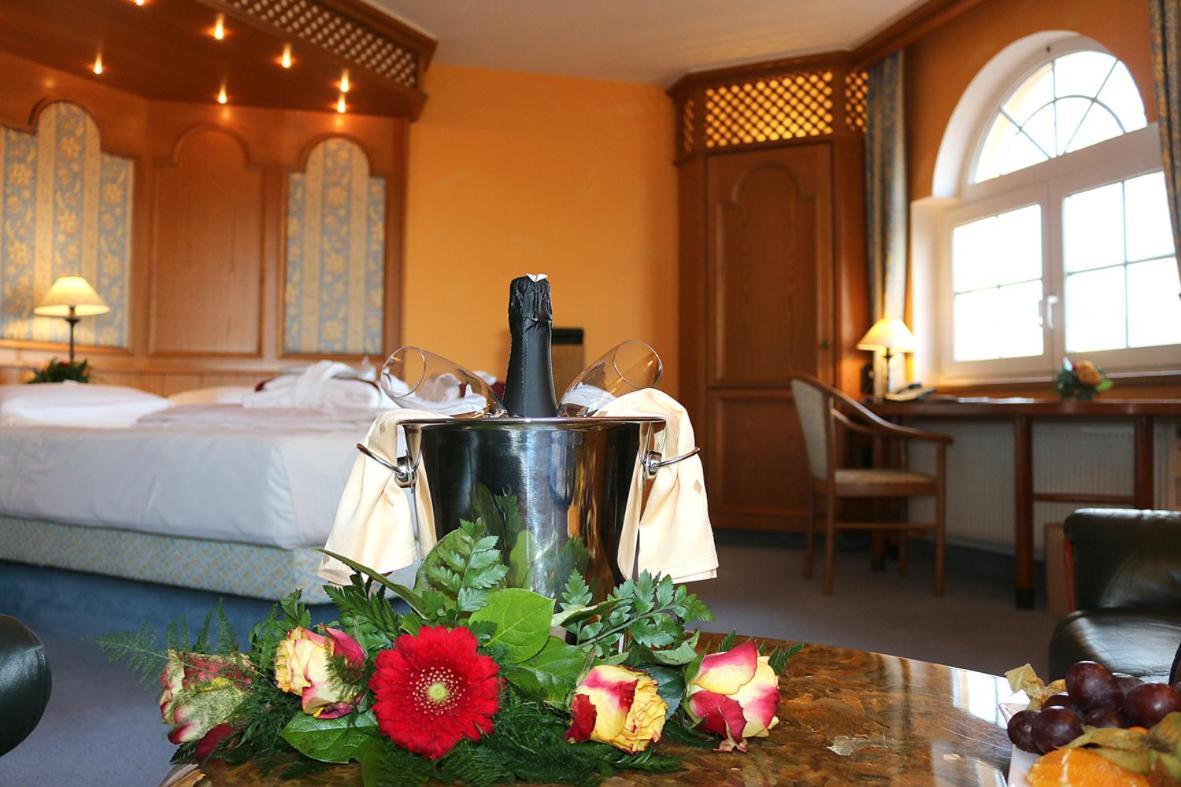 Hotel Spanischer Hof Groeditz Экстерьер фото