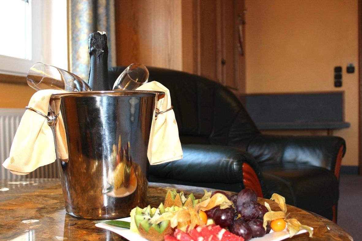 Hotel Spanischer Hof Groeditz Экстерьер фото