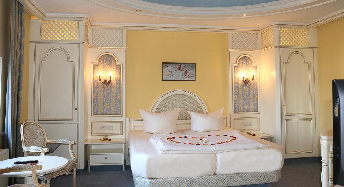 Hotel Spanischer Hof Groeditz Экстерьер фото