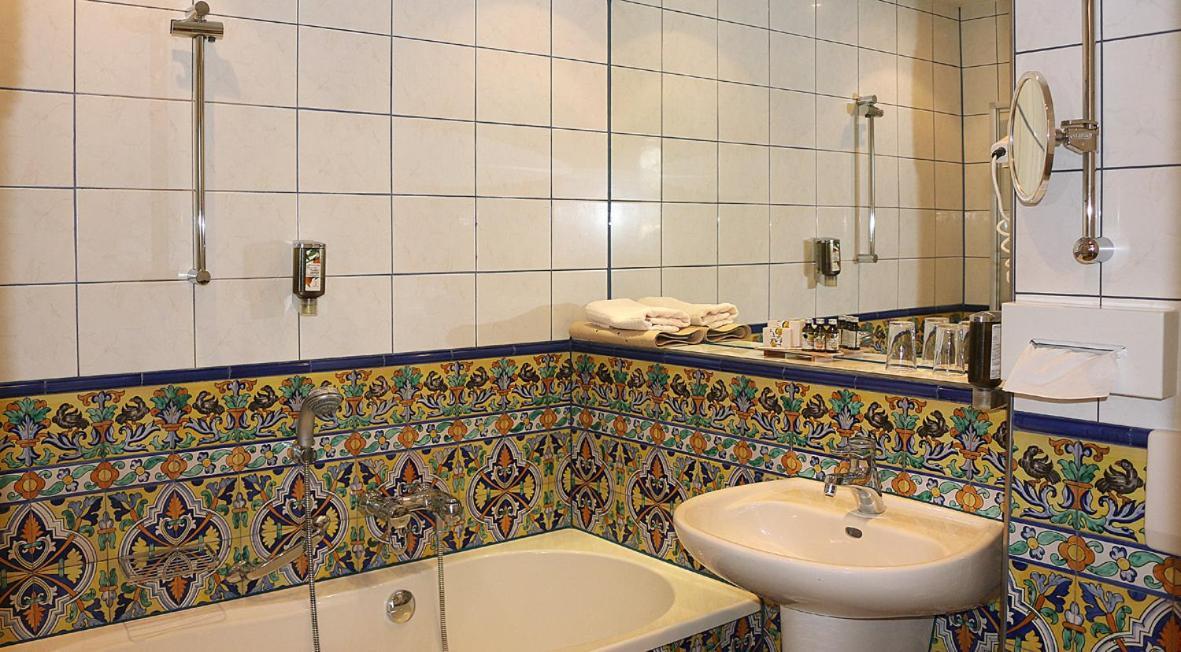 Hotel Spanischer Hof Groeditz Экстерьер фото