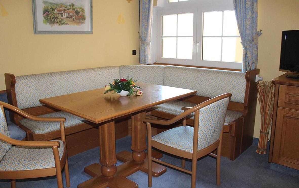 Hotel Spanischer Hof Groeditz Экстерьер фото