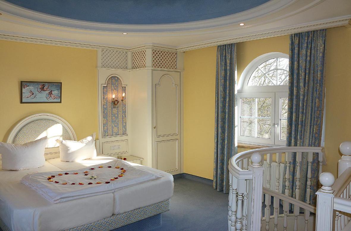 Hotel Spanischer Hof Groeditz Экстерьер фото