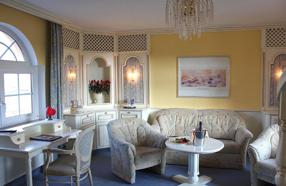 Hotel Spanischer Hof Groeditz Экстерьер фото